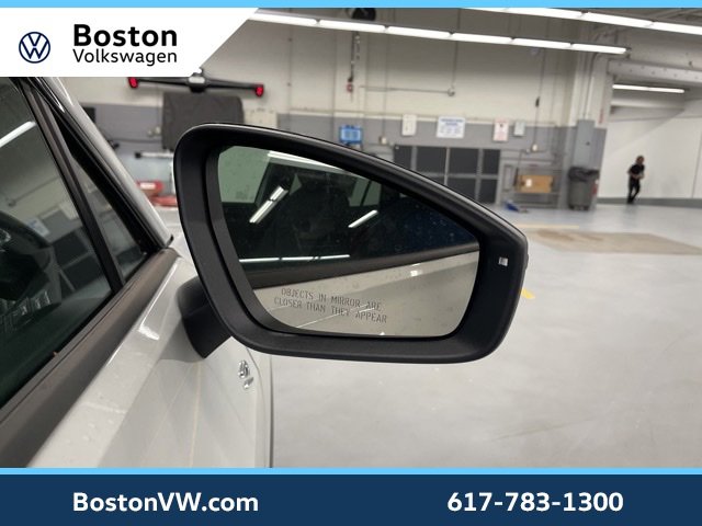 New 2025 Volkswagen Tiguan SE R-Line image 7