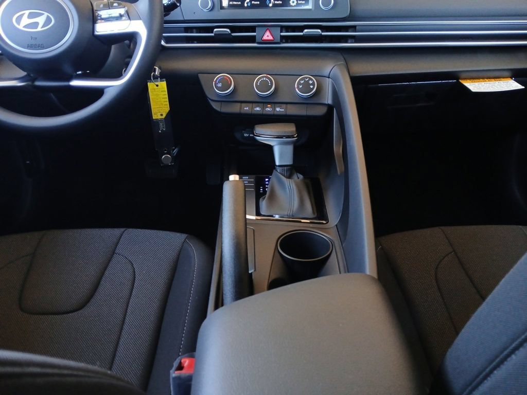 New 2026 Hyundai Elantra SE FWD image 12