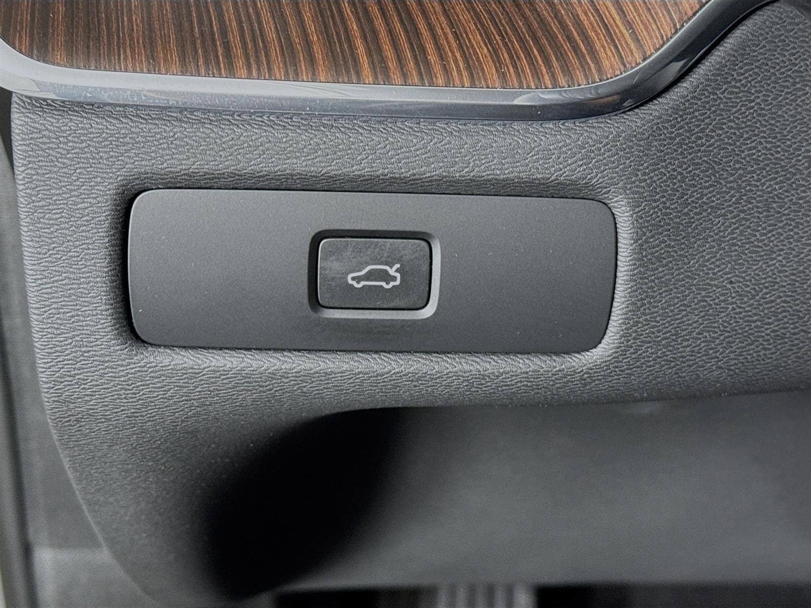 Used 2023 Volvo XC60 B5 Ultimate w/ Climate Package AWD/4WD image 11