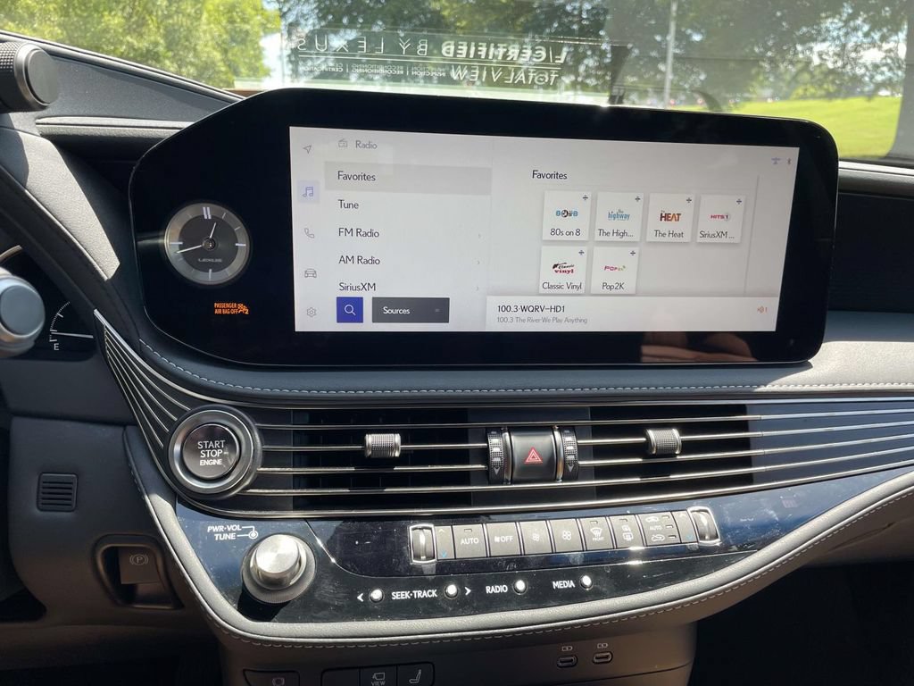 Used 2023 Lexus LS 500 w/ Interior Upgrade Package RWD image 15