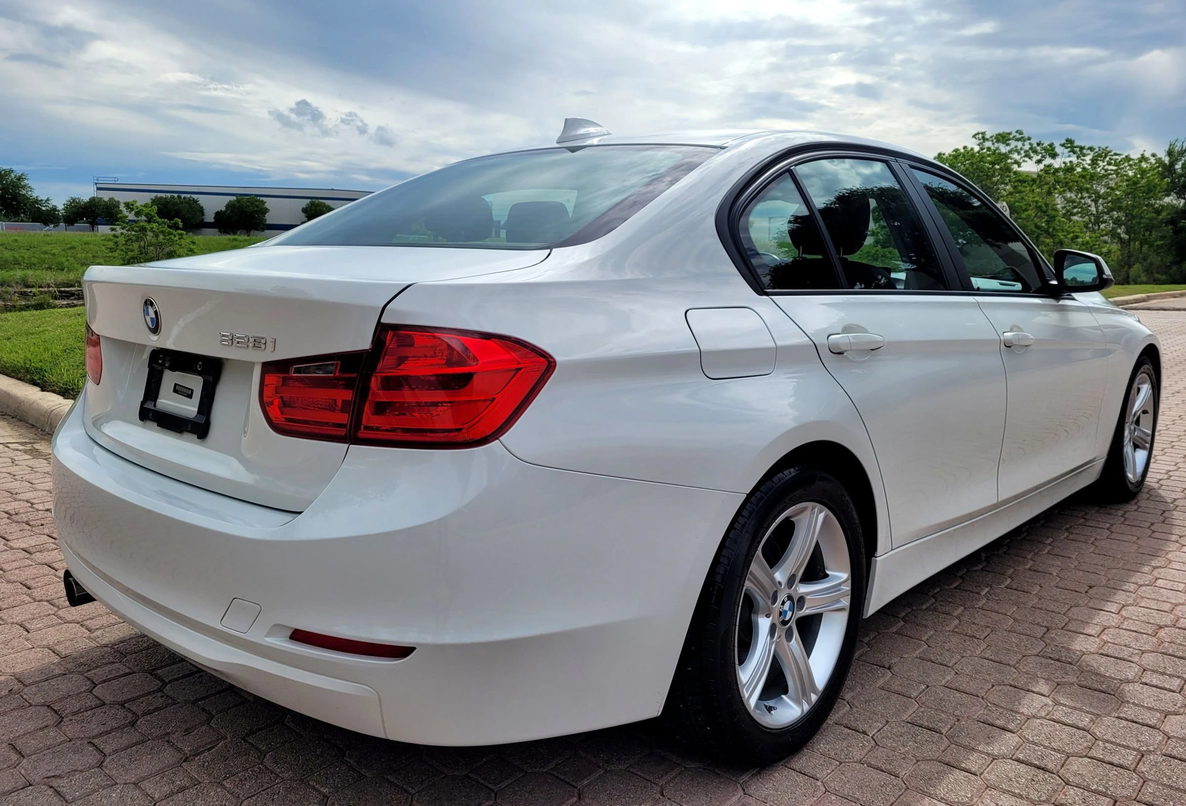Used 2014 BMW 328i Sedan RWD image 6