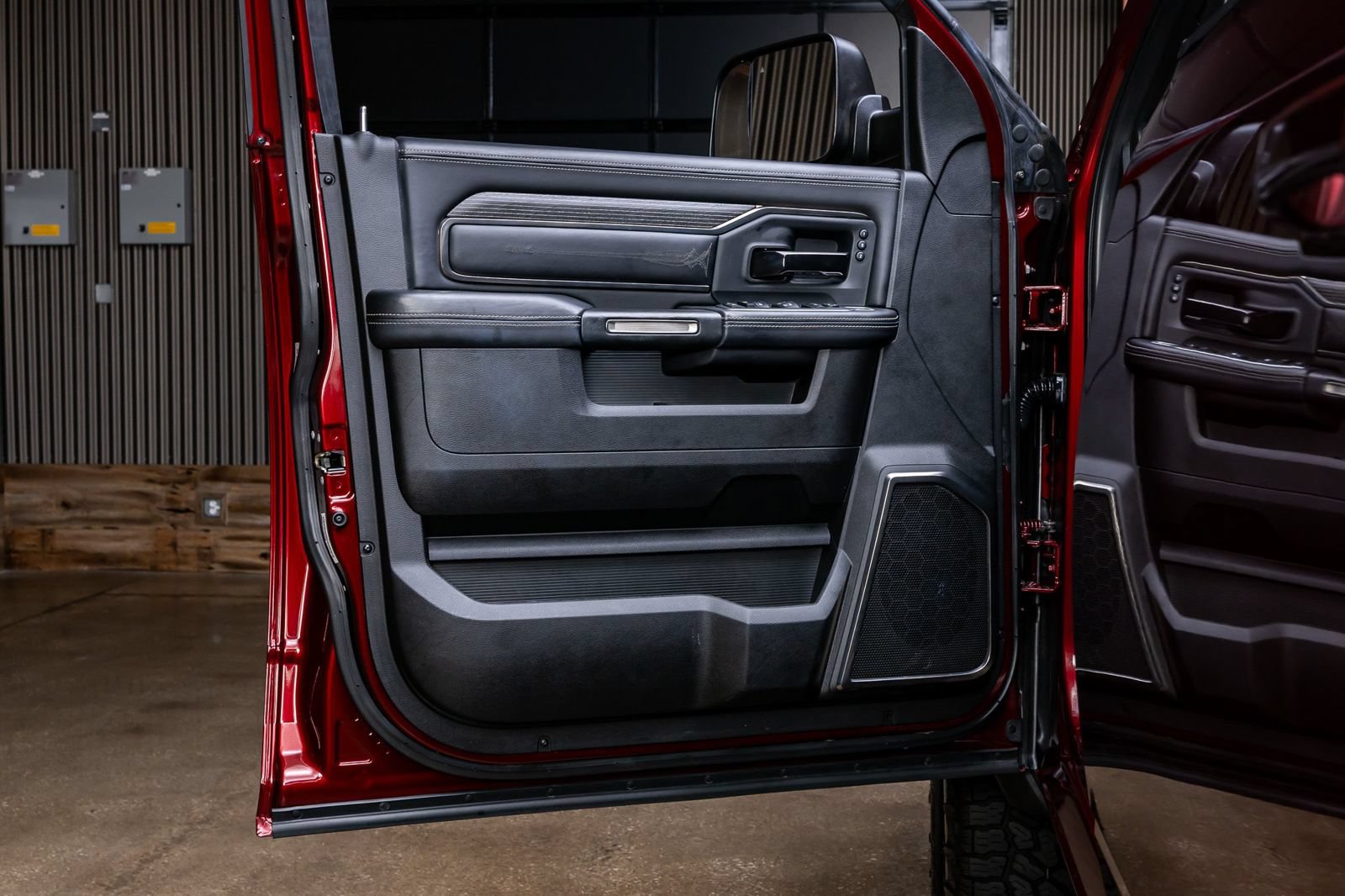 Used 2022 RAM 3500 Limited w/ Night Edition AWD/4WD image 33