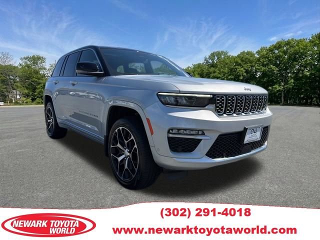 Used 2023 Jeep Grand Cherokee Summit AWD/4WD image 1