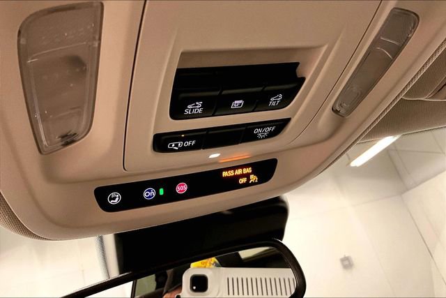 Used 2023 Buick Envision Essence w/ Sport Touring Package image 32