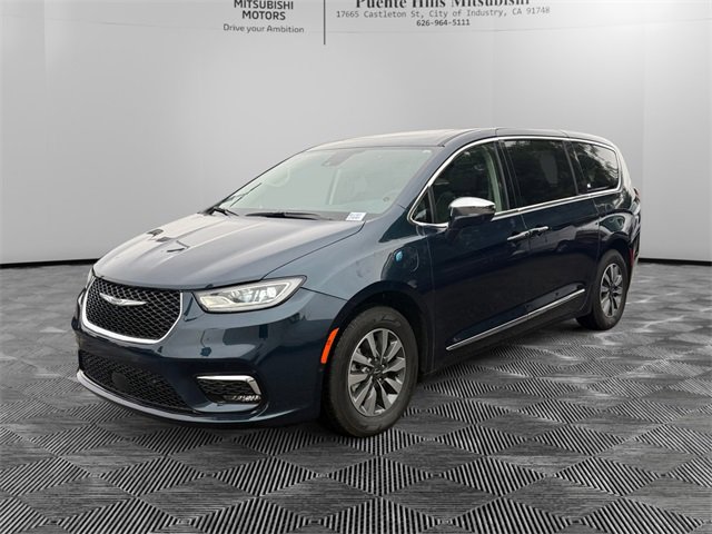Used 2022 Chrysler Pacifica Limited