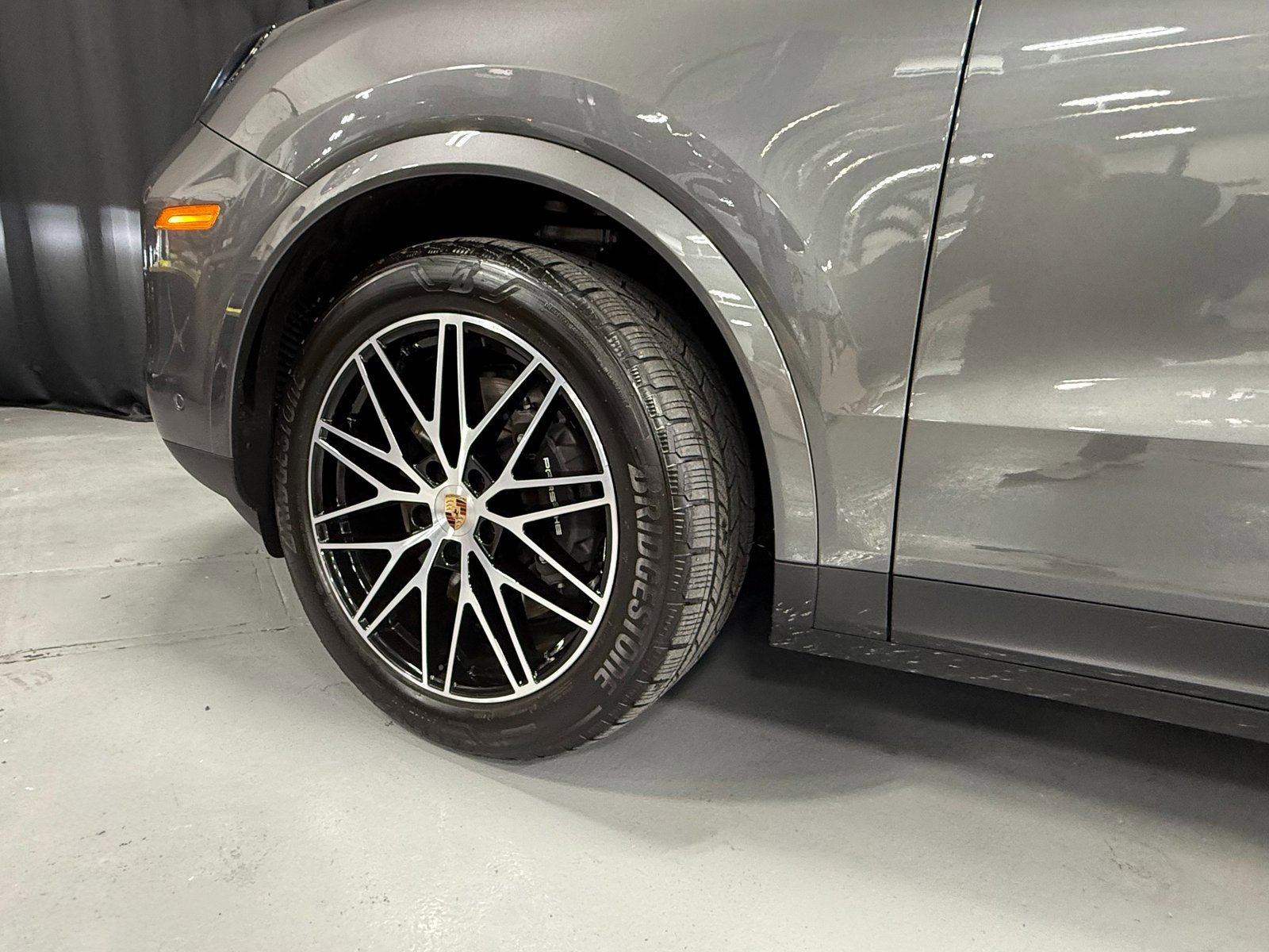 Certified 2025 Porsche Cayenne image 10