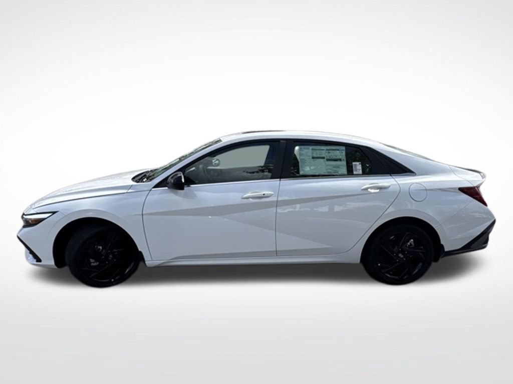 New 2026 Hyundai Elantra SEL Sport Premium FWD image 4