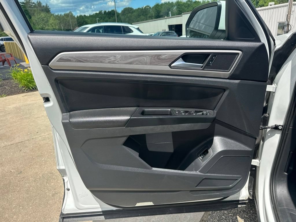 Used 2020 Volkswagen Atlas Cross Sport SE FWD image 13