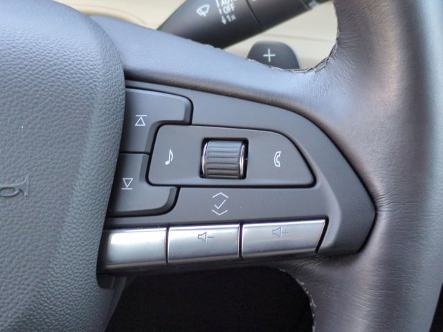 Used 2024 Cadillac XT4 Premium Luxury image 25