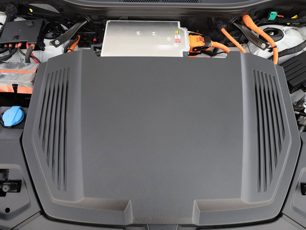 Used 2023 Audi e-tron Premium Plus w/ Premium Plus Package image 34