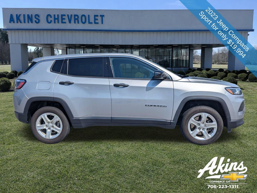 Used 2023 Jeep Compass Sport AWD/4WD image 3