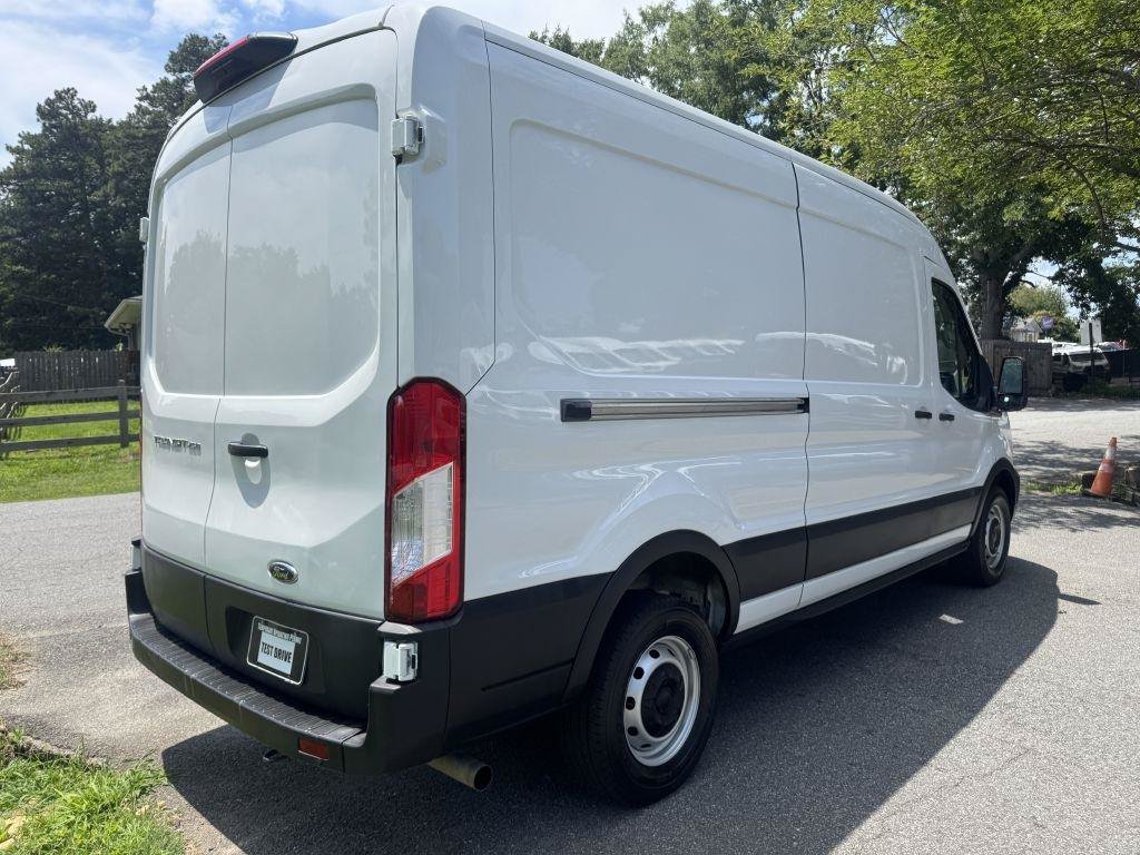 Used 2025 Ford Transit 250 148 Medium Roof RWD image 3