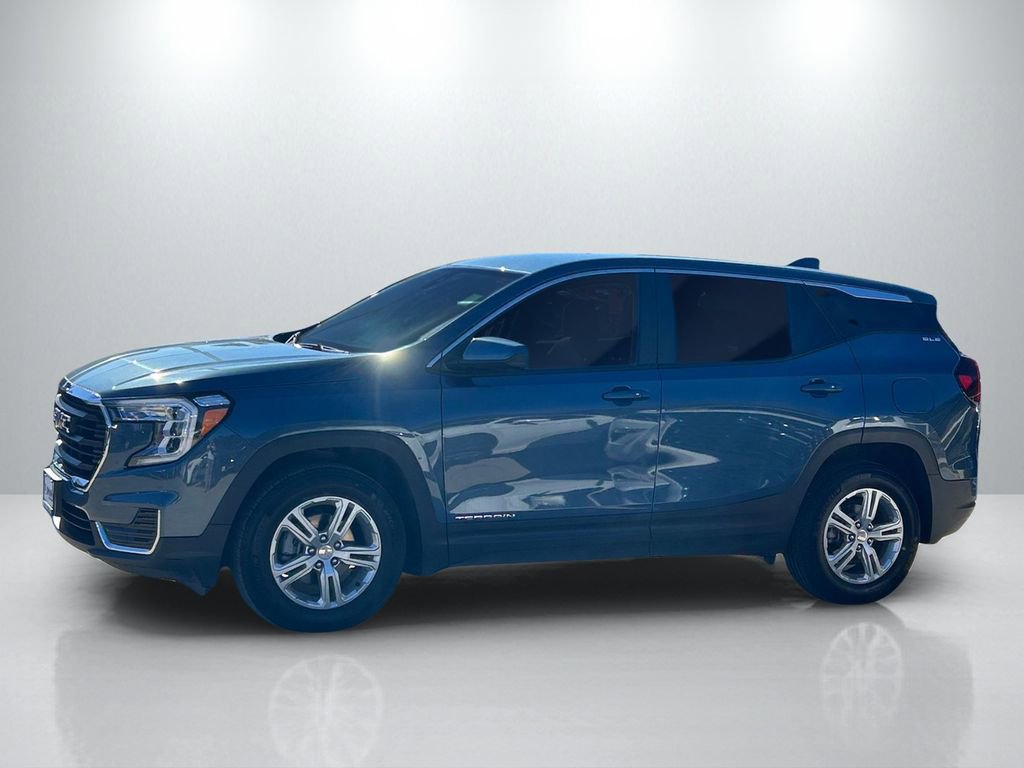 Used 2024 GMC Terrain SLE image 8