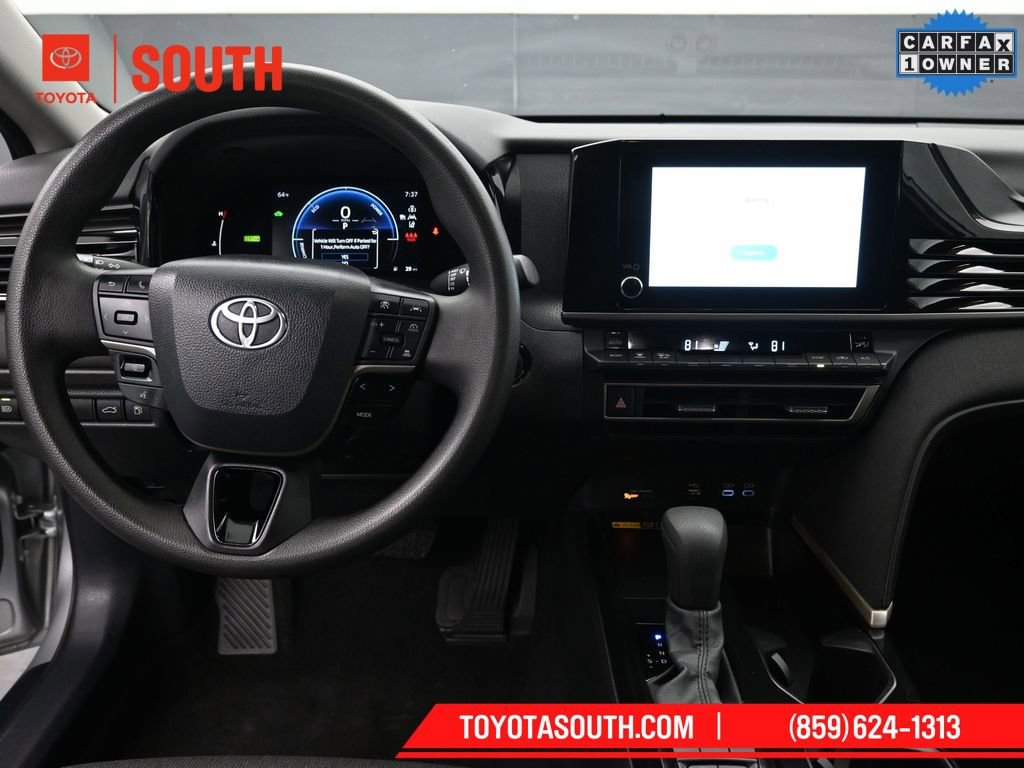 Used 2025 Toyota Camry LE image 11