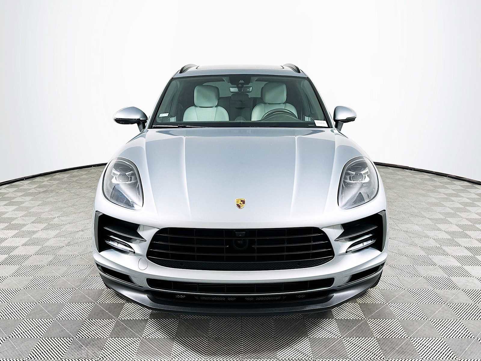 Used 2021 Porsche Macan AWD/4WD image 2