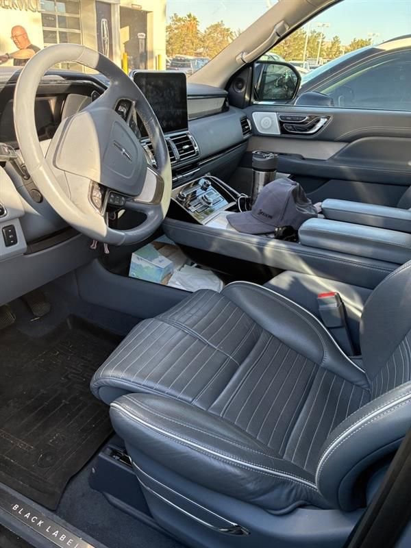 Used 2019 Lincoln Navigator Black Label w/ Cargo Package AWD/4WD image 2
