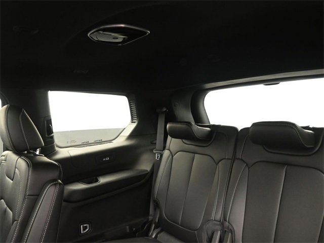 Used 2025 Jeep Grand Cherokee L Limited w/ Black Appearance Package image 21