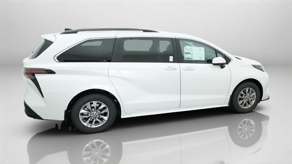 New 2026 Toyota Sienna XLE FWD image 13