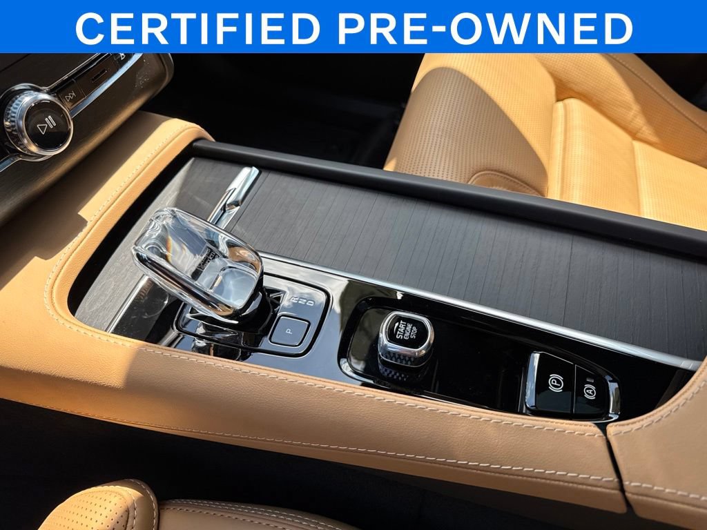 Certified 2024 Volvo XC90 T8 Ultimate w/ Lounge Package AWD/4WD image 14