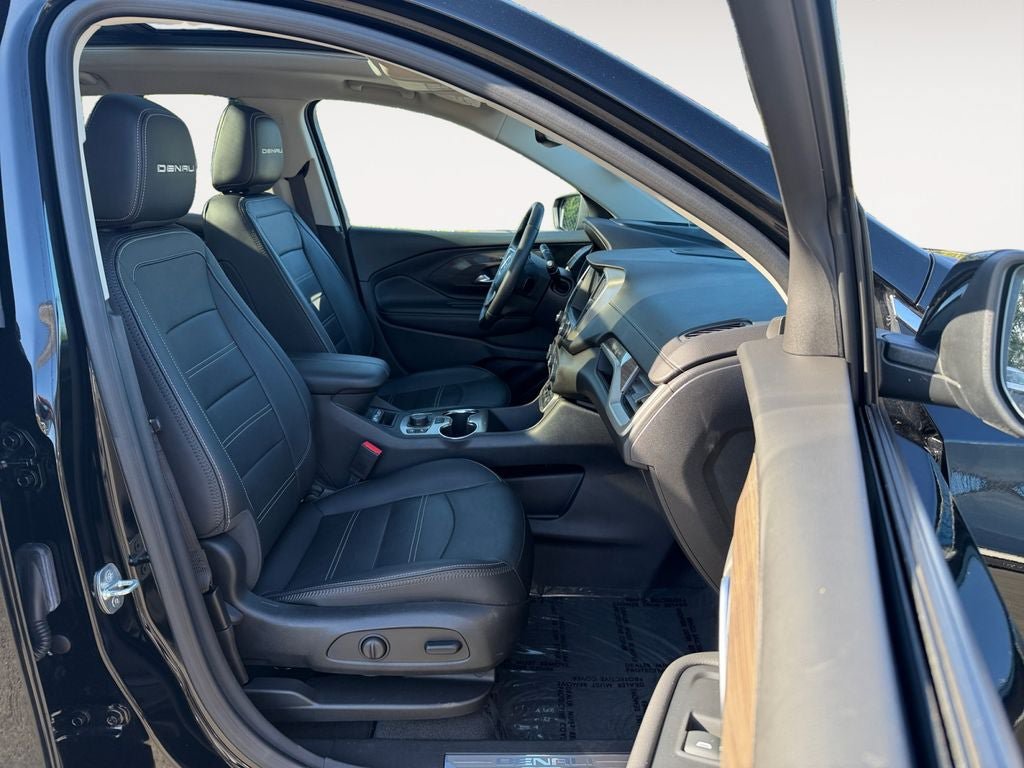 Used 2023 GMC Terrain Denali w/ Denali Premium Package AWD/4WD image 24