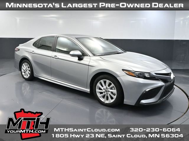 Used 2024 Toyota Camry SE image 1
