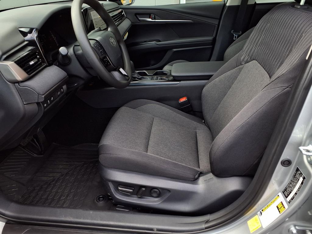 Certified 2025 Toyota Camry LE w/ Convenience Package image 17