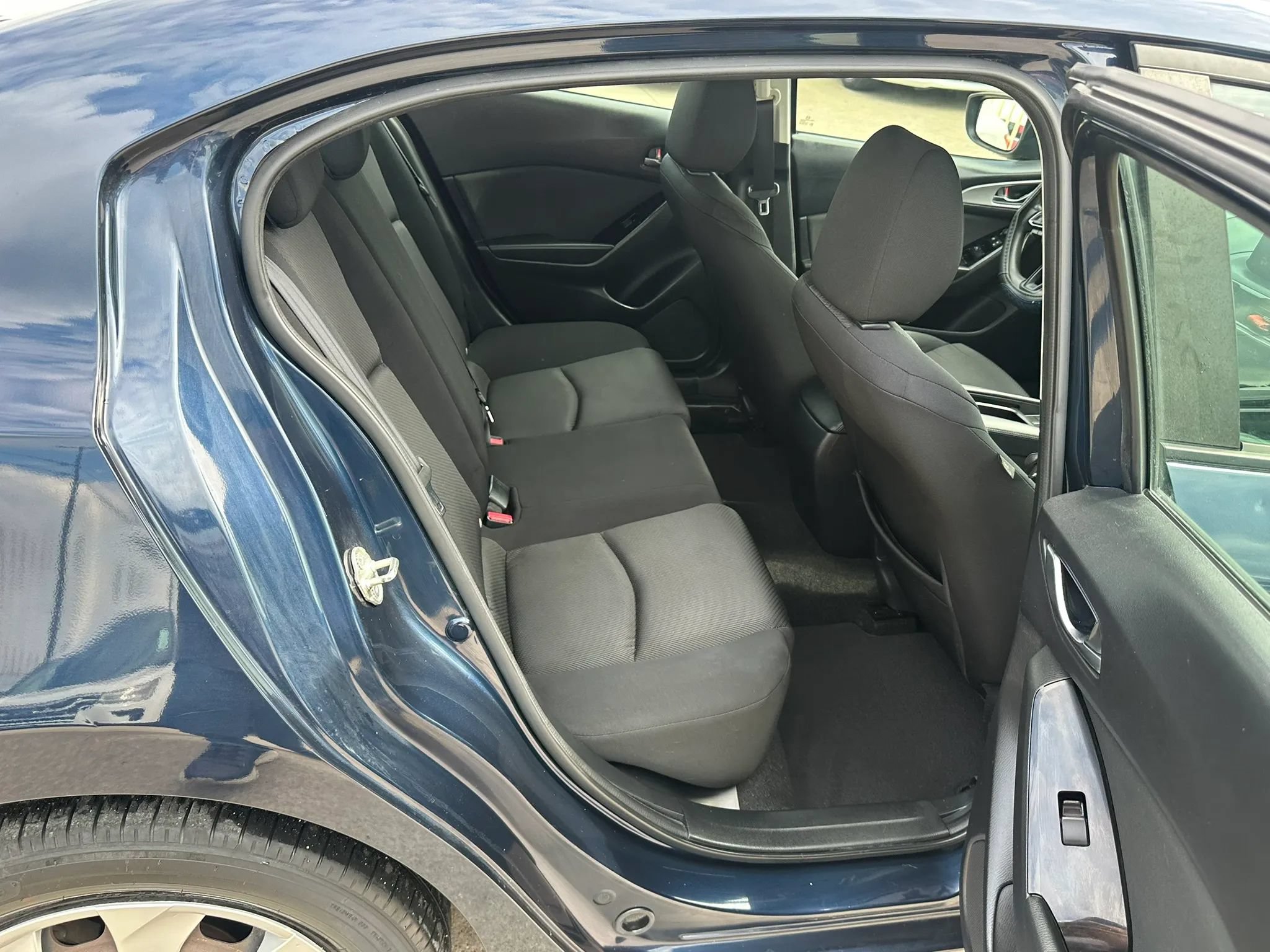 Used 2017 MAZDA MAZDA3 Sport FWD image 18