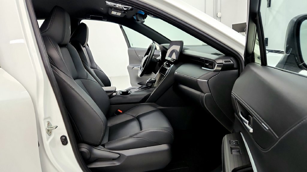 Used 2024 Toyota Venza Nightshade AWD/4WD image 27