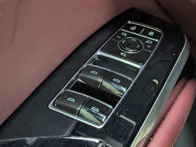 Used 2025 Cadillac Escalade Sport w/ LPO, ONYX Package RWD image 19