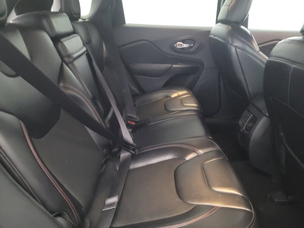 Used 2019 Jeep Cherokee Trailhawk w/ Comfort/Convenience Group image 19