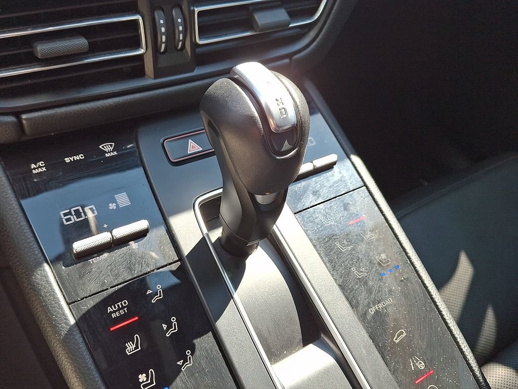 Used 2023 Porsche Macan AWD/4WD image 4