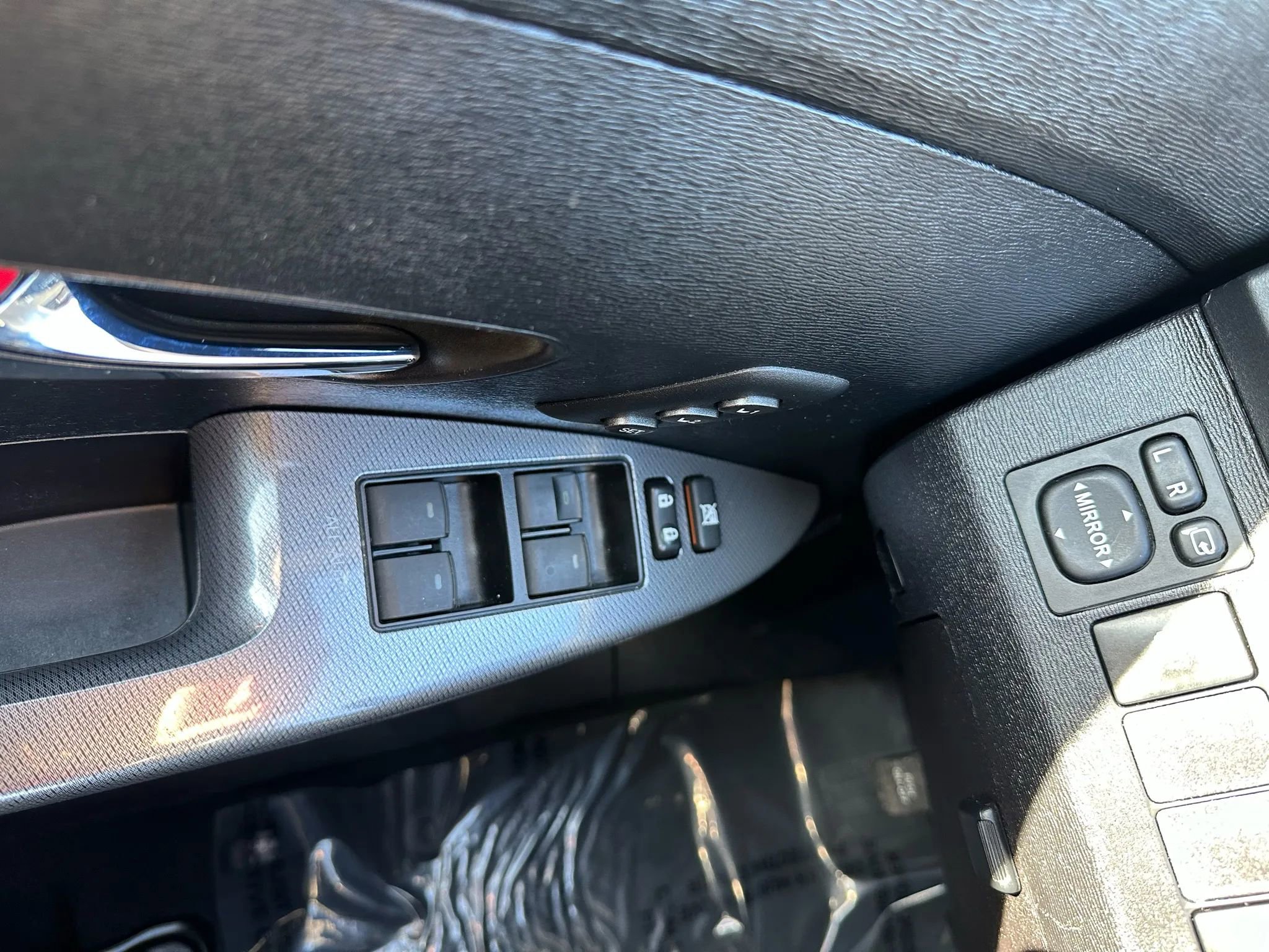 Used 2015 Toyota Venza XLE image 37