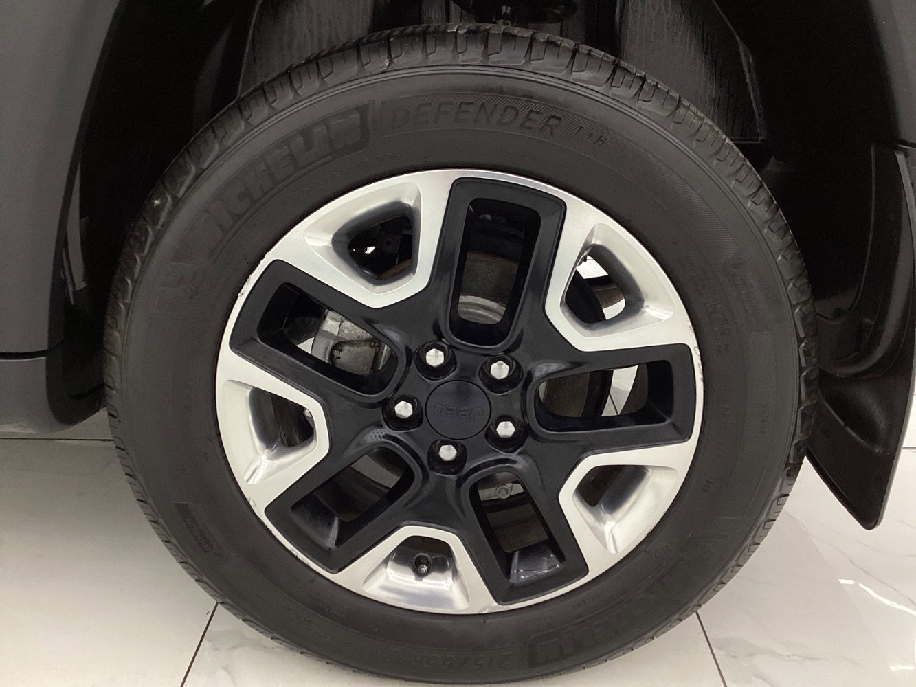 Used 2017 Jeep Compass Trailhawk w/ Leather Interior Group AWD/4WD image 48