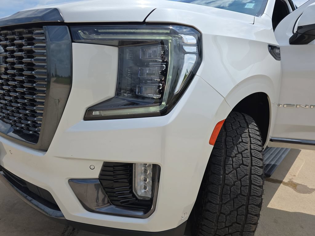 Used 2023 GMC Yukon Denali Ultimate AWD/4WD image 32