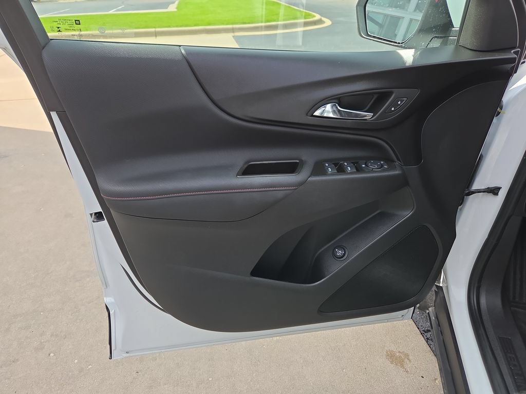 Certified 2024 Chevrolet Equinox RS AWD/4WD image 27