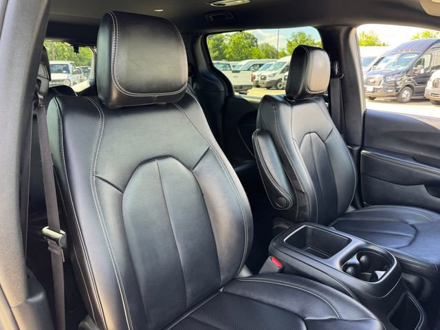 Used 2025 Chrysler Pacifica Select FWD image 20