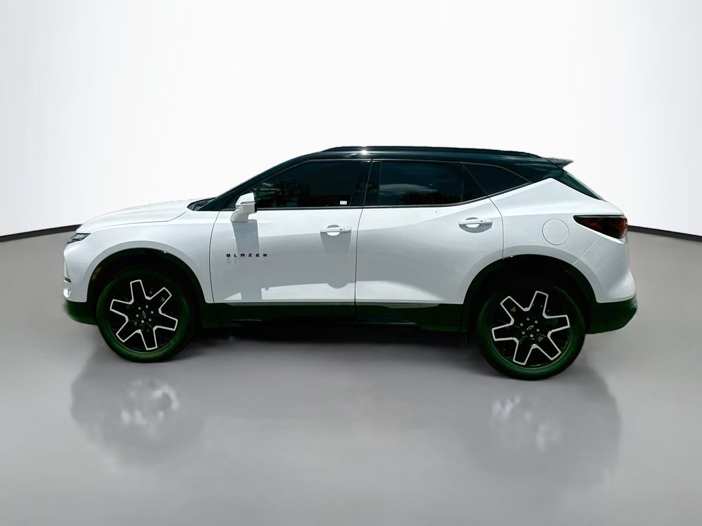 Used 2023 Chevrolet Blazer RS w/ Driver Confidence II Package FWD image 4