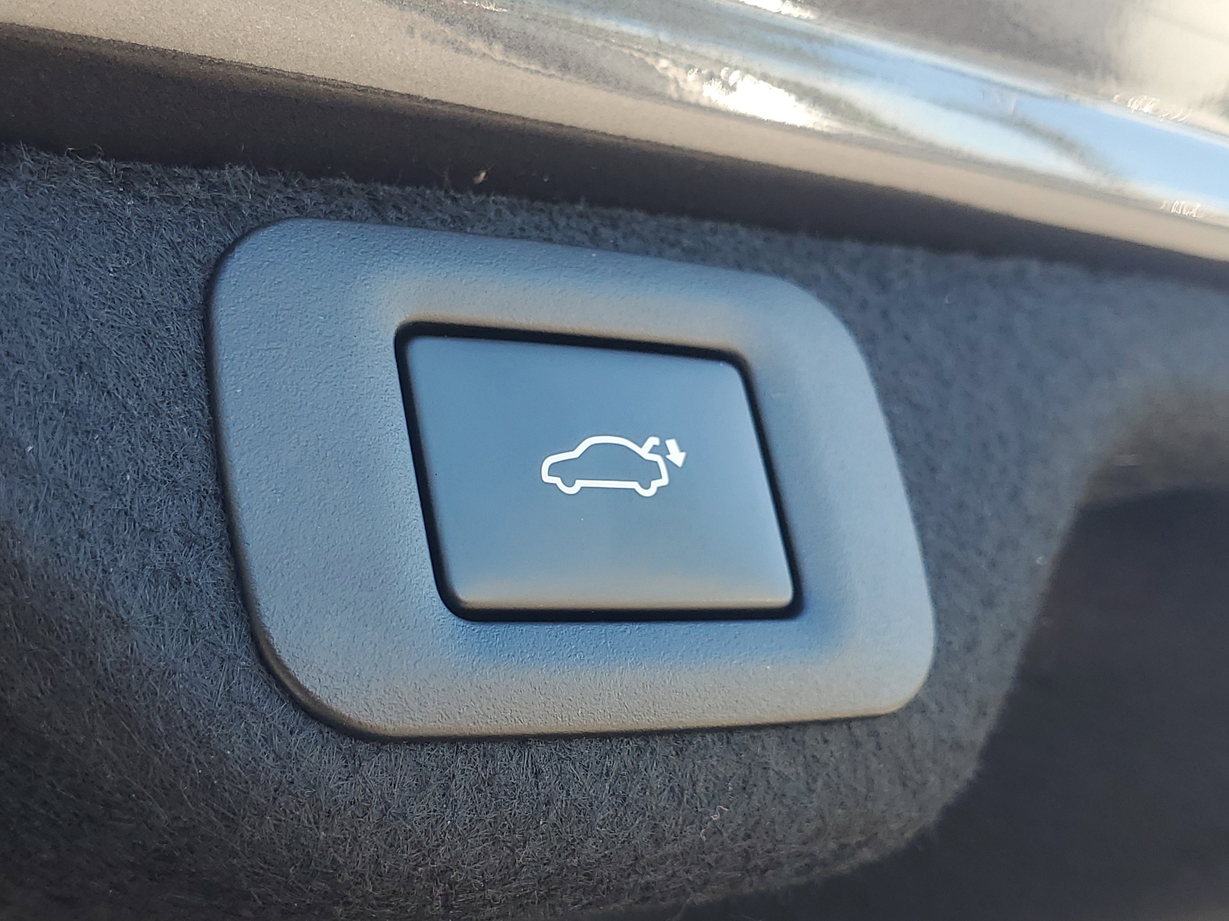 Used 2023 Lexus ES 300h w/ Premium Package image 11