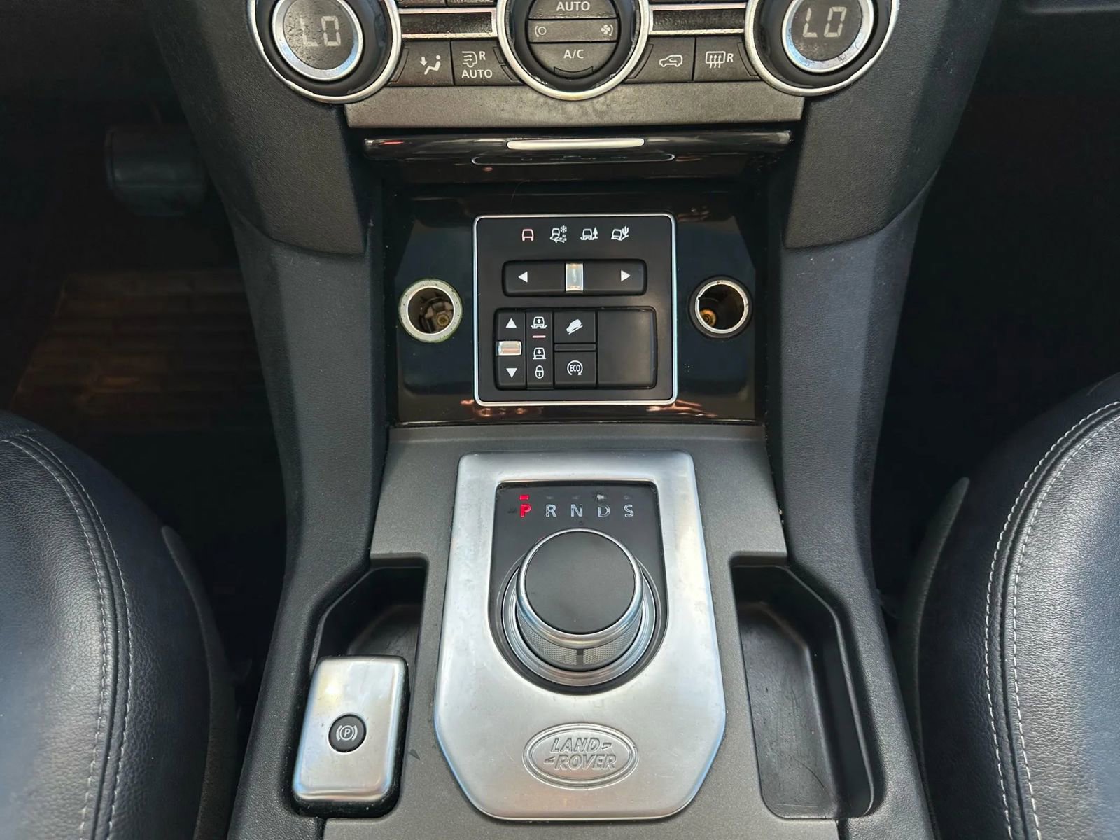 Used 2016 Land Rover LR4 HSE Silver Edition image 17