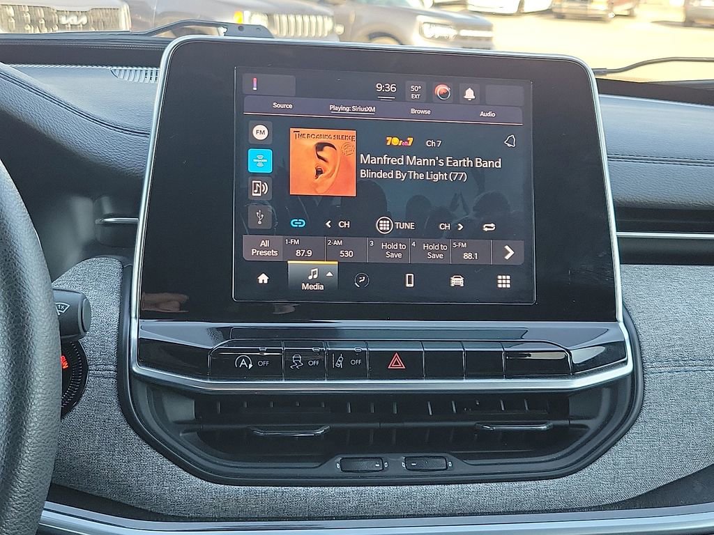 Used 2025 Jeep Compass Sport image 15