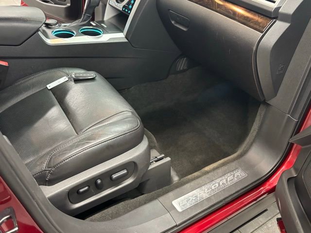 Used 2013 Ford Explorer Limited image 36