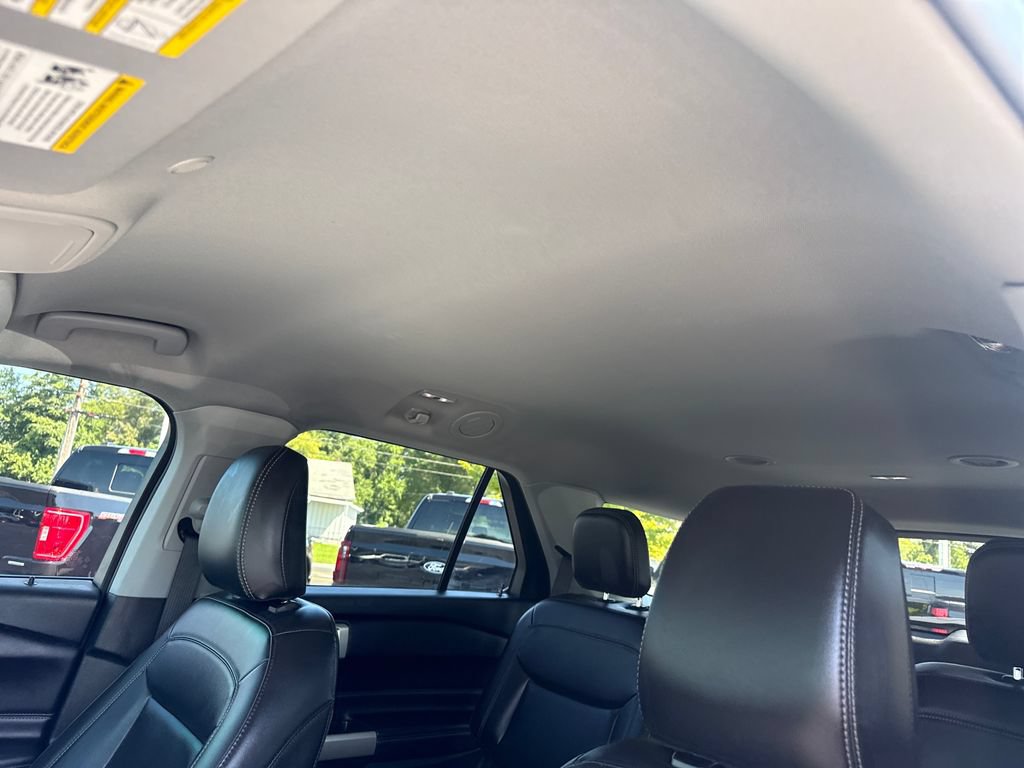 Used 2024 Ford Explorer XLT w/ Equipment Group 202A AWD/4WD image 29