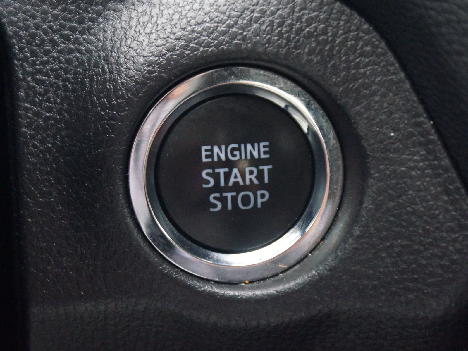 Used 2025 Toyota RAV4 XLE AWD/4WD image 8