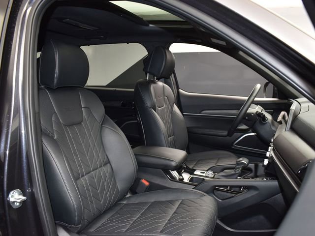 Used 2025 Kia Telluride AWD image 13