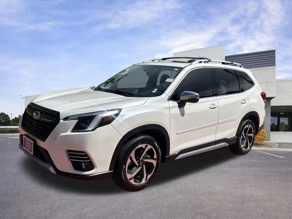 Used 2023 Subaru Forester Touring AWD/4WD image 3