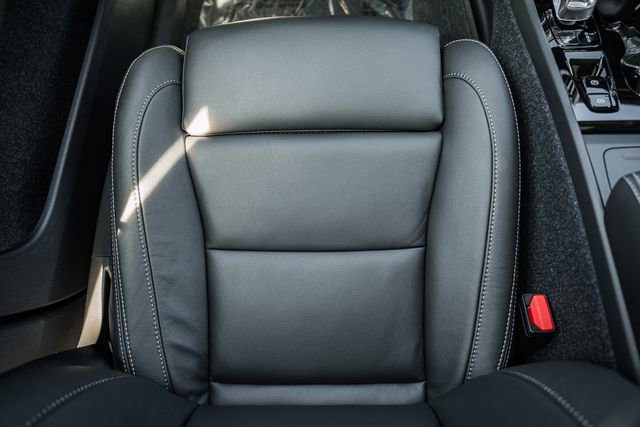 New 2026 Volvo XC40 B5 Plus w/ Climate Package image 33