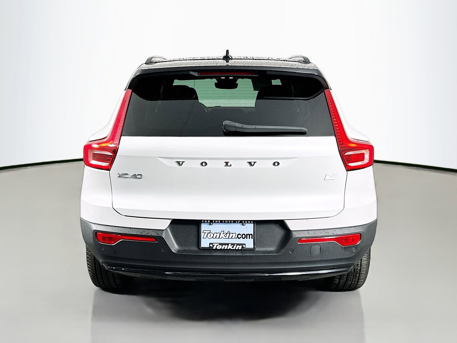 Used 2023 Volvo XC40 Recharge Ultimate w/ Protection Package Premier image 6