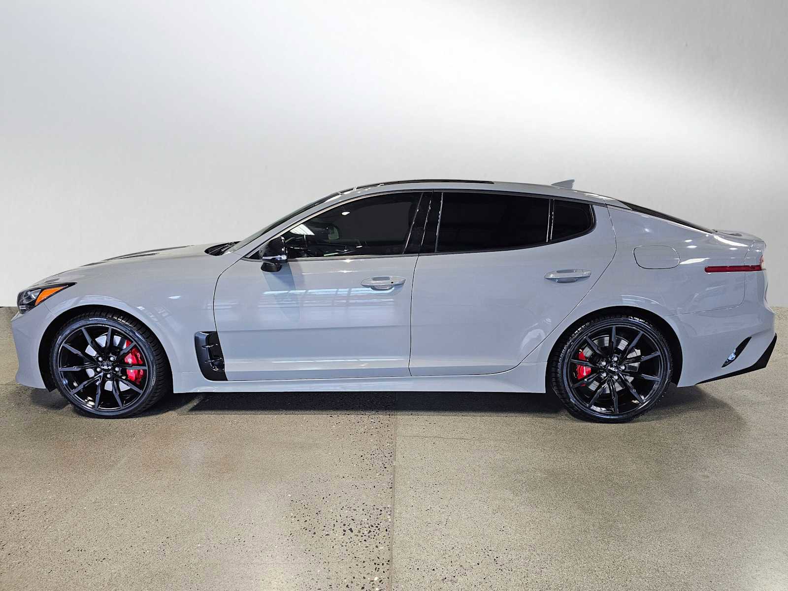 Used 2023 Kia Stinger GT2 w/ Option Group 015 image 4