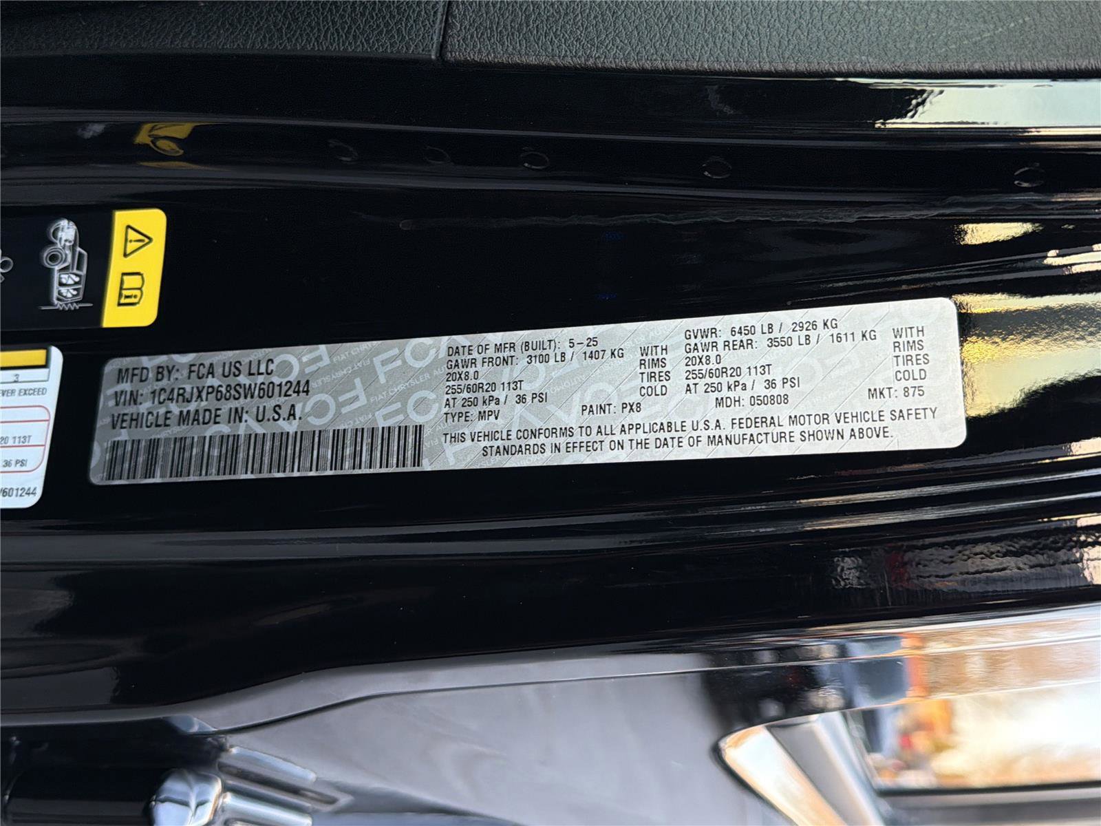 Used 2025 Jeep Wrangler Sahara image 33