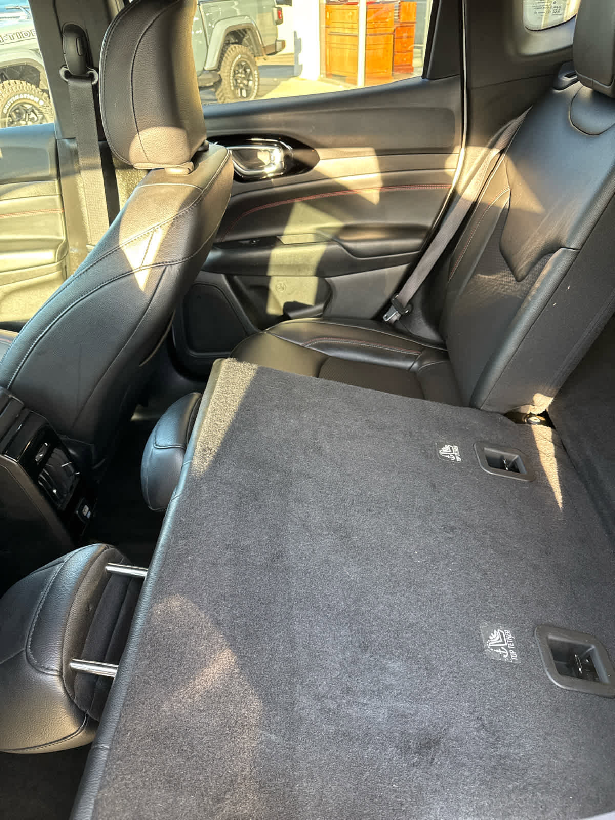 Used 2023 Jeep Compass Trailhawk image 31